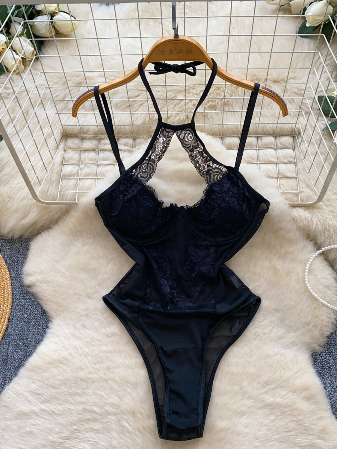 フォームリナ セクシー レディース ホルターネック レース  - Lace Teddy Lingerie のレビューと価格